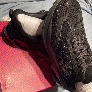 Tory Burch women shoes size 9 run small so should size up